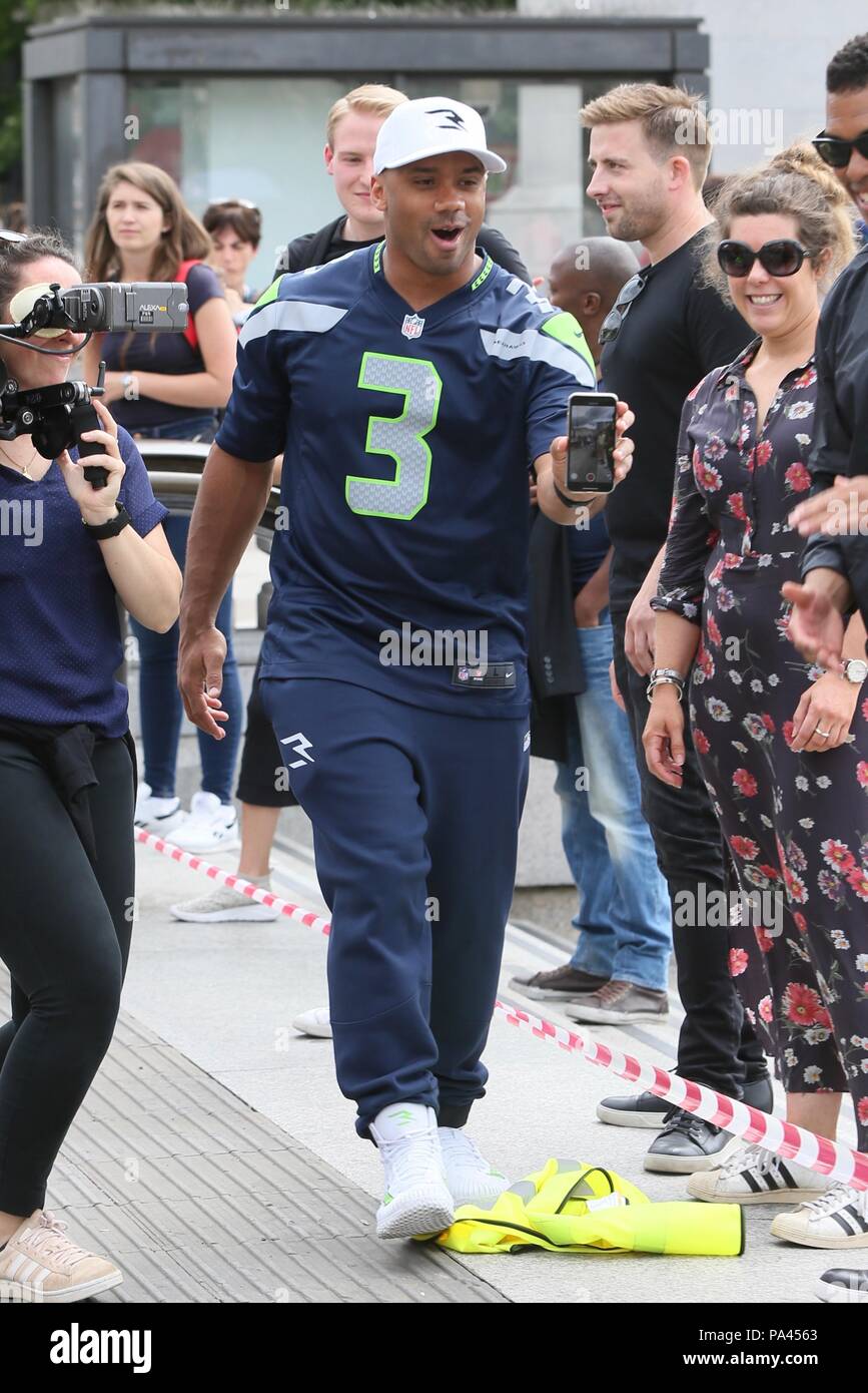 Russell Wilson and David Seaman seen 