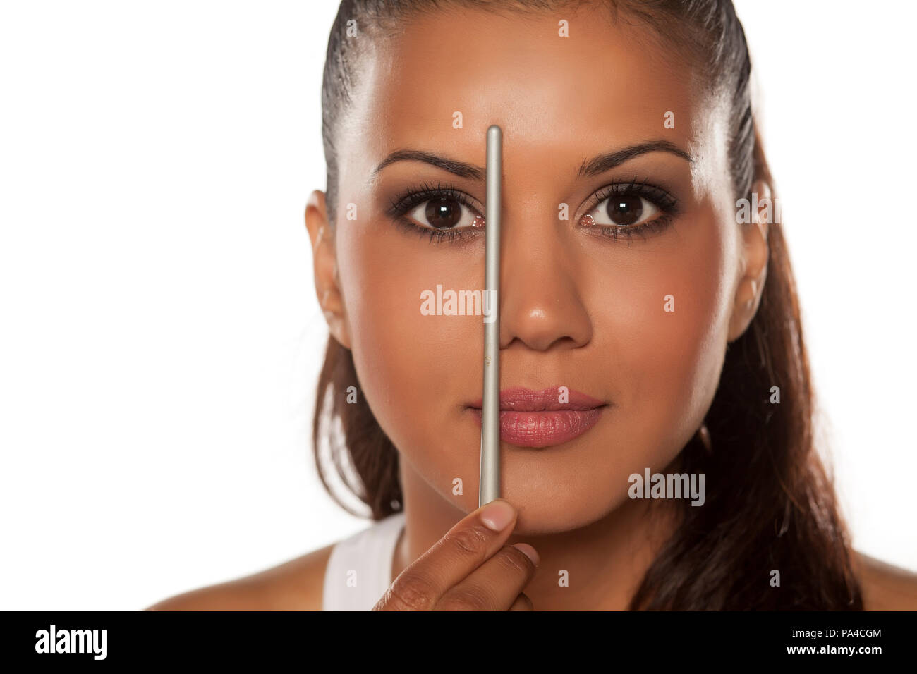 Latina brown skinned hi-res stock photography and images - Alamy