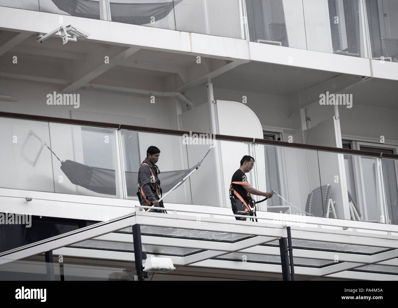 Ship Cleaning High Resolution Stock Photography and Images Alamy