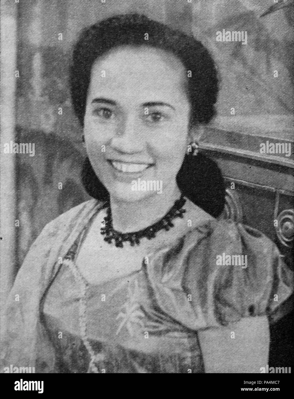 210 R Umami, Film Varia 1.8 (July 1954), p30 Stock Photo