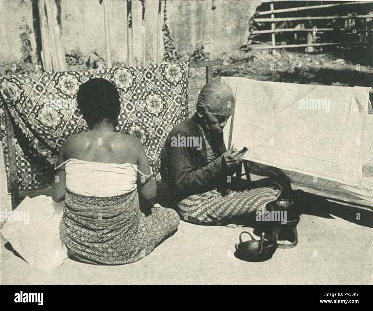 139 Javanese Women Making Batik, Wanita Di Indonesia P94 (Stoomvaart ...