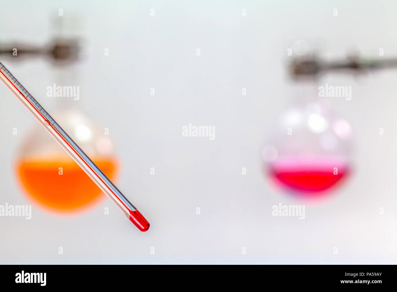 thermometer temperature in laboratory experiments Stock Photo Alamy