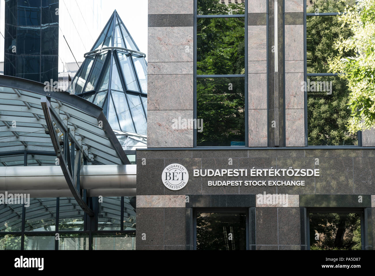 the building housing the stock exchange in Budapest, Hungary Stock Photo