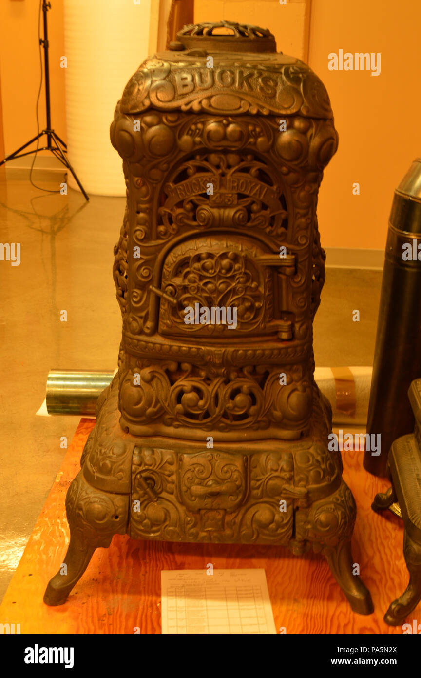 Parlor stove hi-res stock photography and images - Alamy, image size:864x1390