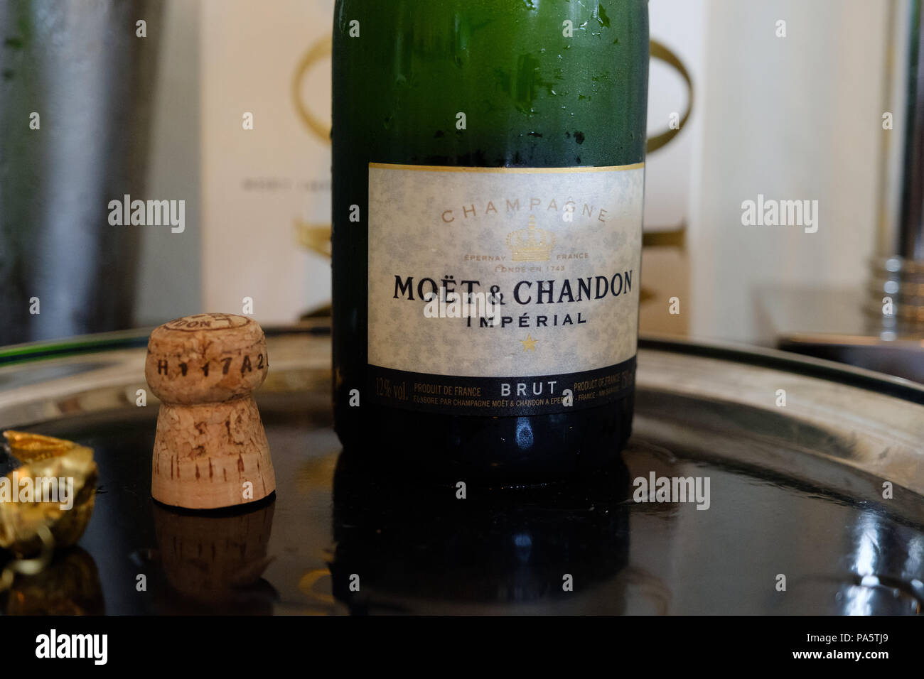 Moet & Chandon champagne – Stock Editorial Photo © mandritoiu
