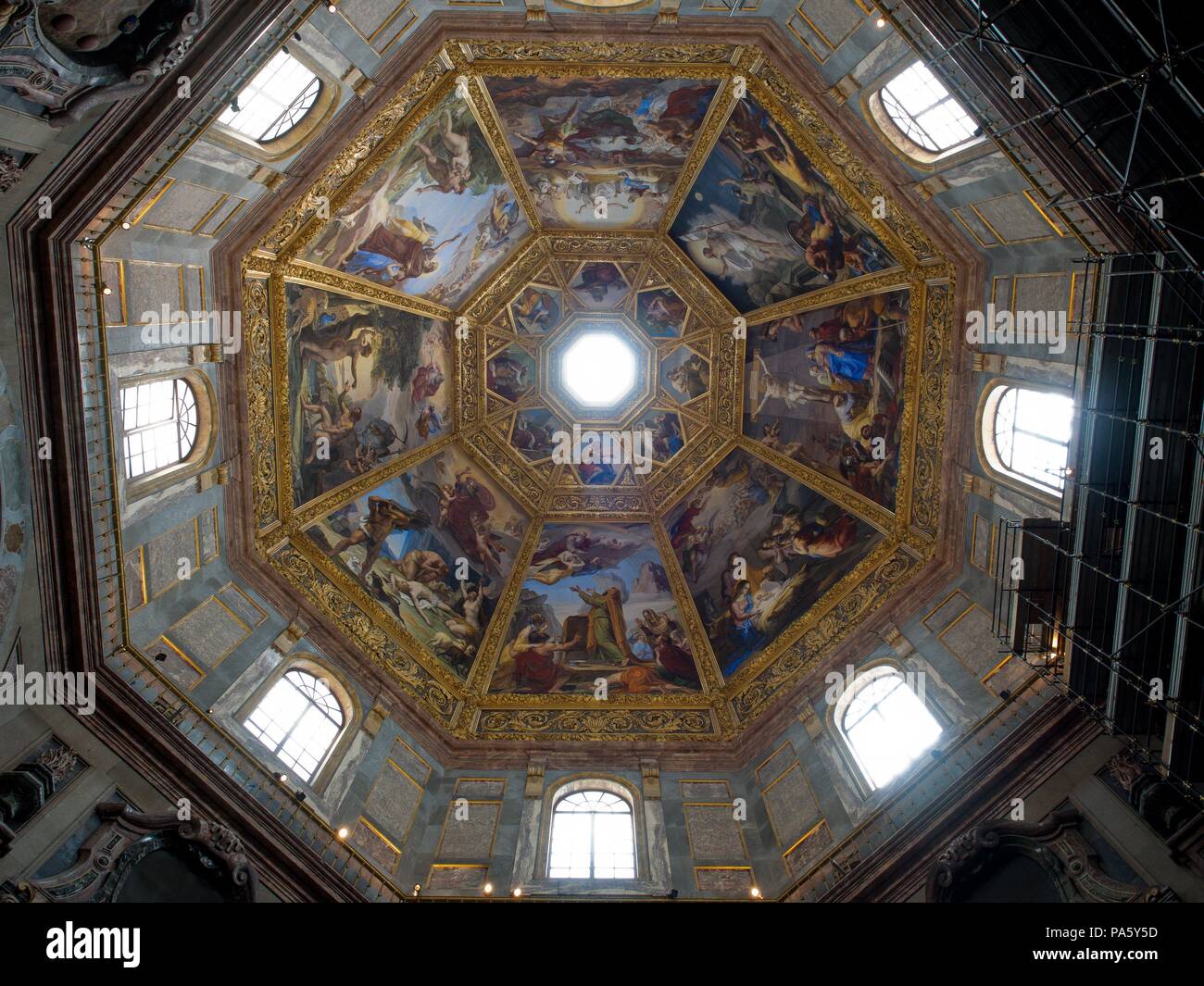 Interior of the dome of the Cappella dei Principi, in the Basilica di San  Lorenzo (Interior of the dome of the Medici Chapels in the Basilica of San  Lorenzo), XVI-XVII centuries, Florence,