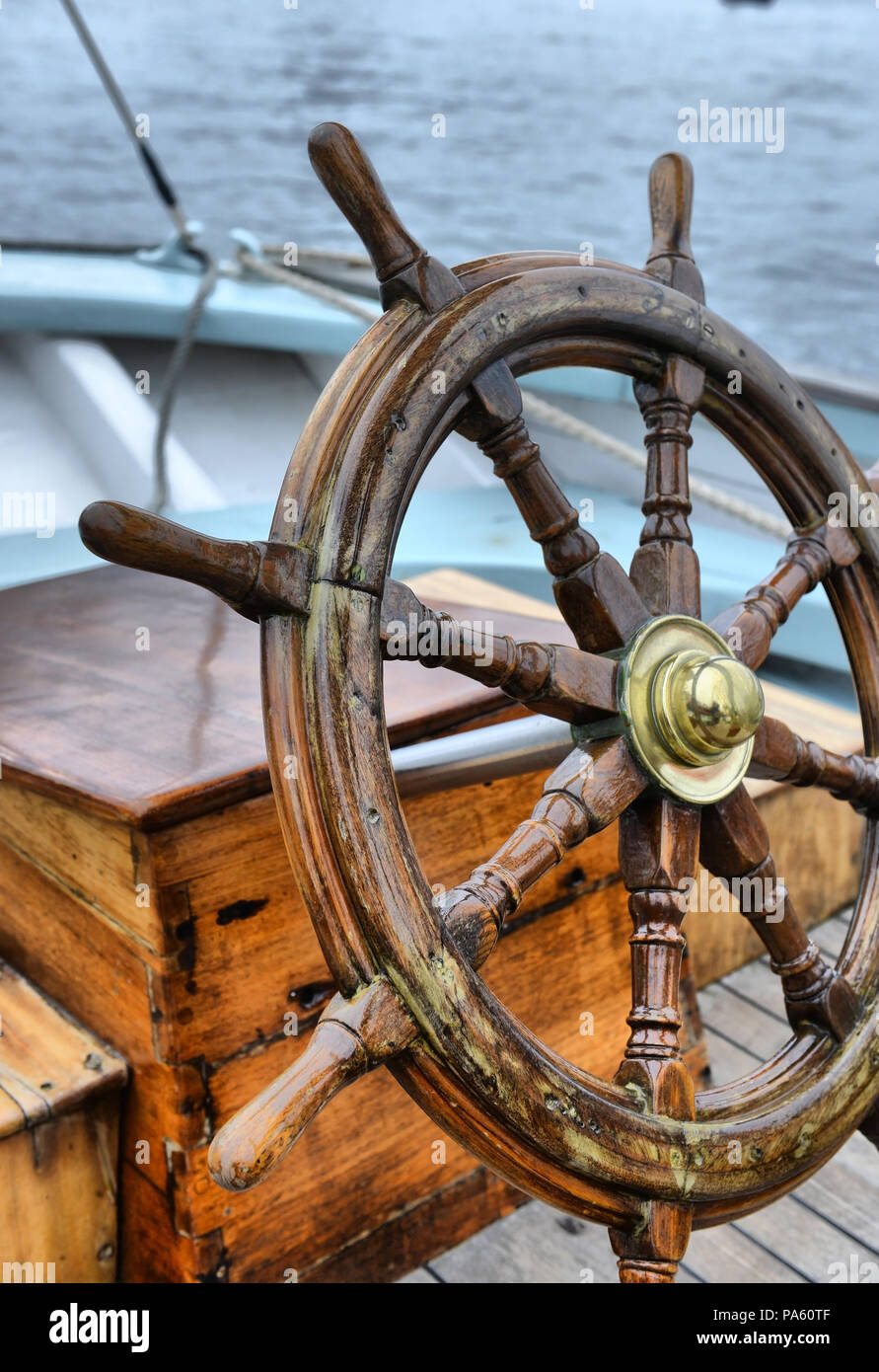 steering wheel sailboat Stock Photo Alamy