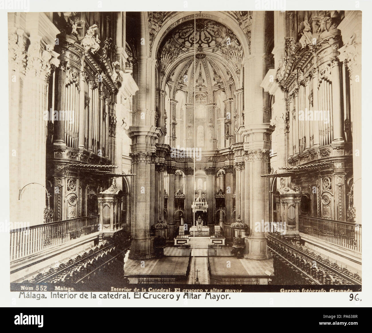 Inv.nr: LXVI:J.96. 87 Fotografi av Málaga. Interior de la Catedral, El crucero y altar mayor - Hallwylska museet - 104935 Stock Photo