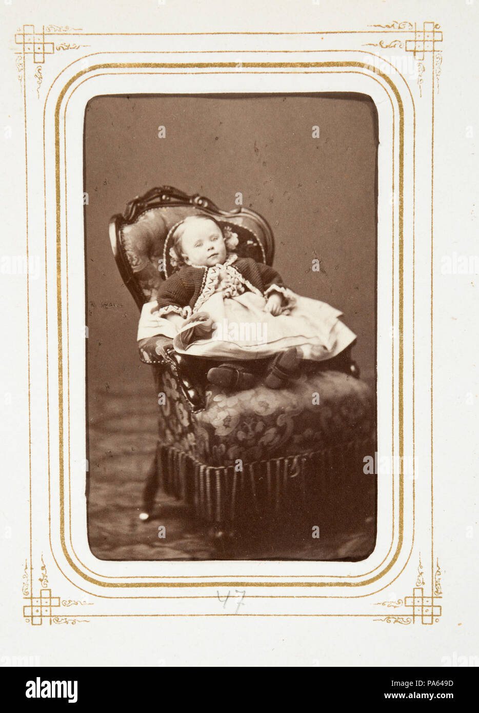 Inv.nr: LXIV:K:L.b.47. 94 Fotografiporträtt på barn - Hallwylska museet - 107839 Stock Photo