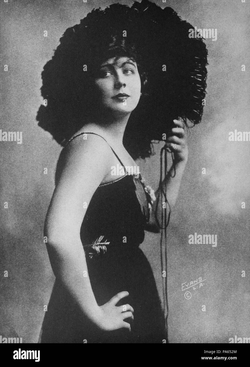 Dorothy dalton Black and White Stock Photos & Images Alamy