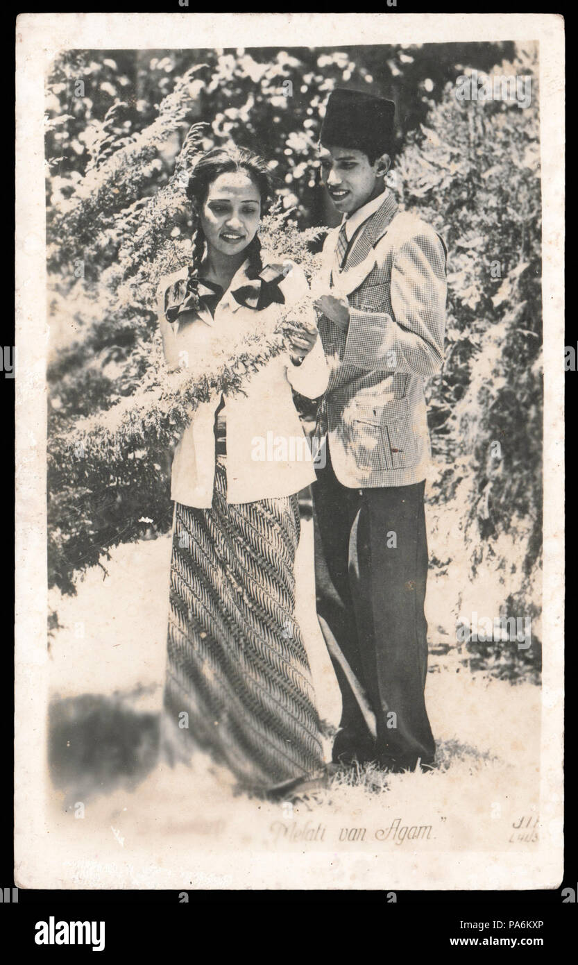 225 S. Soekarti and AB Rachman in Melati van Agam (1940), postcard Stock Photo