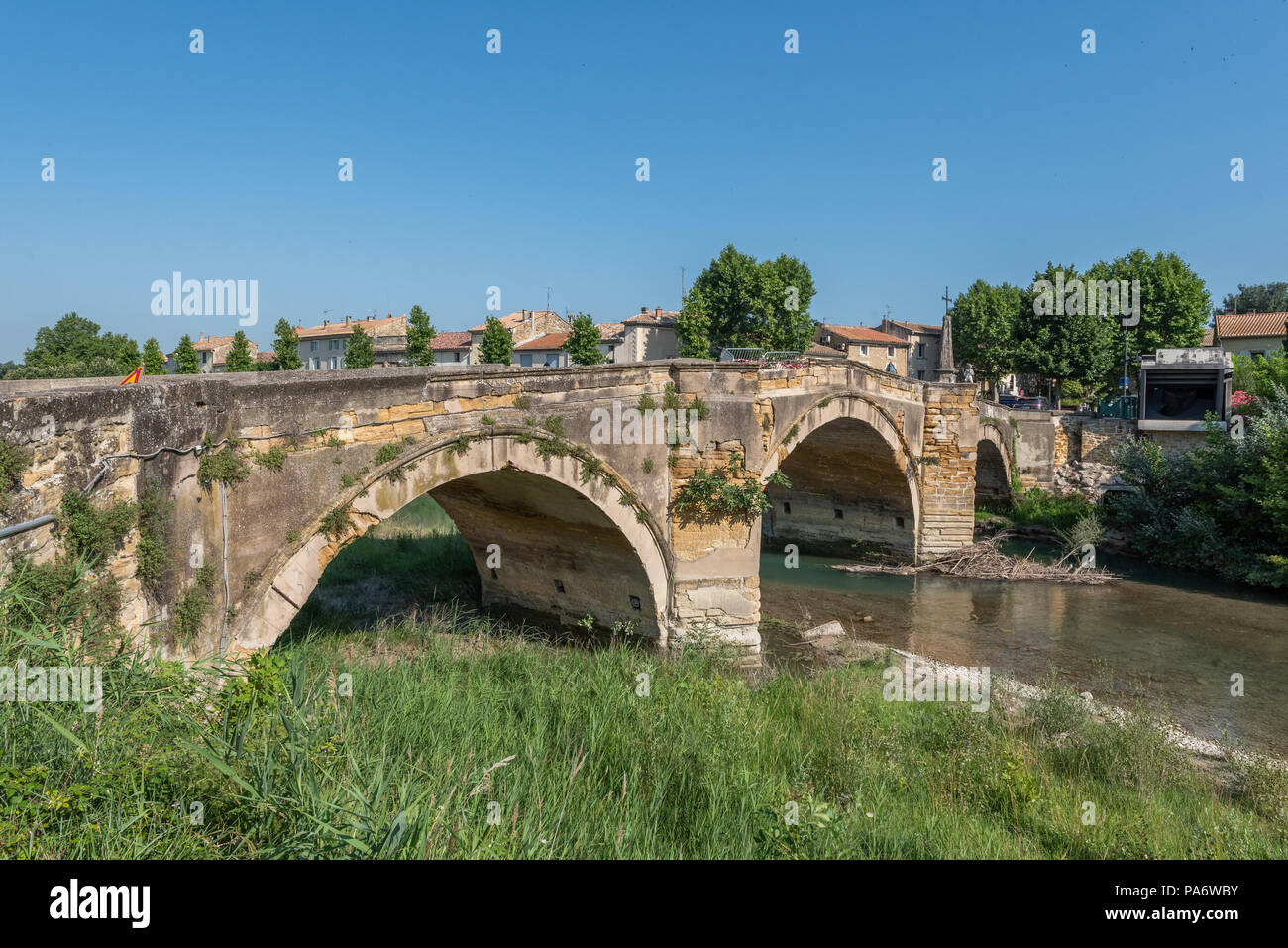 Roman bridge, Bédarrides, France Stock Photo