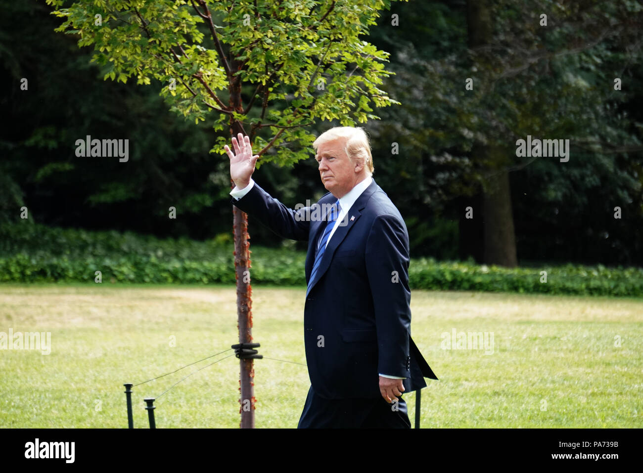 Washington, USA. 20th July 2018. Washington, DC 7/20/18  President Donald Trump walks from the Oval Office to Marine One on his way to  Bedminster, NJ  Photo by Dennis Brack Credit: Dennis Brack/Alamy Live News Stock Photo