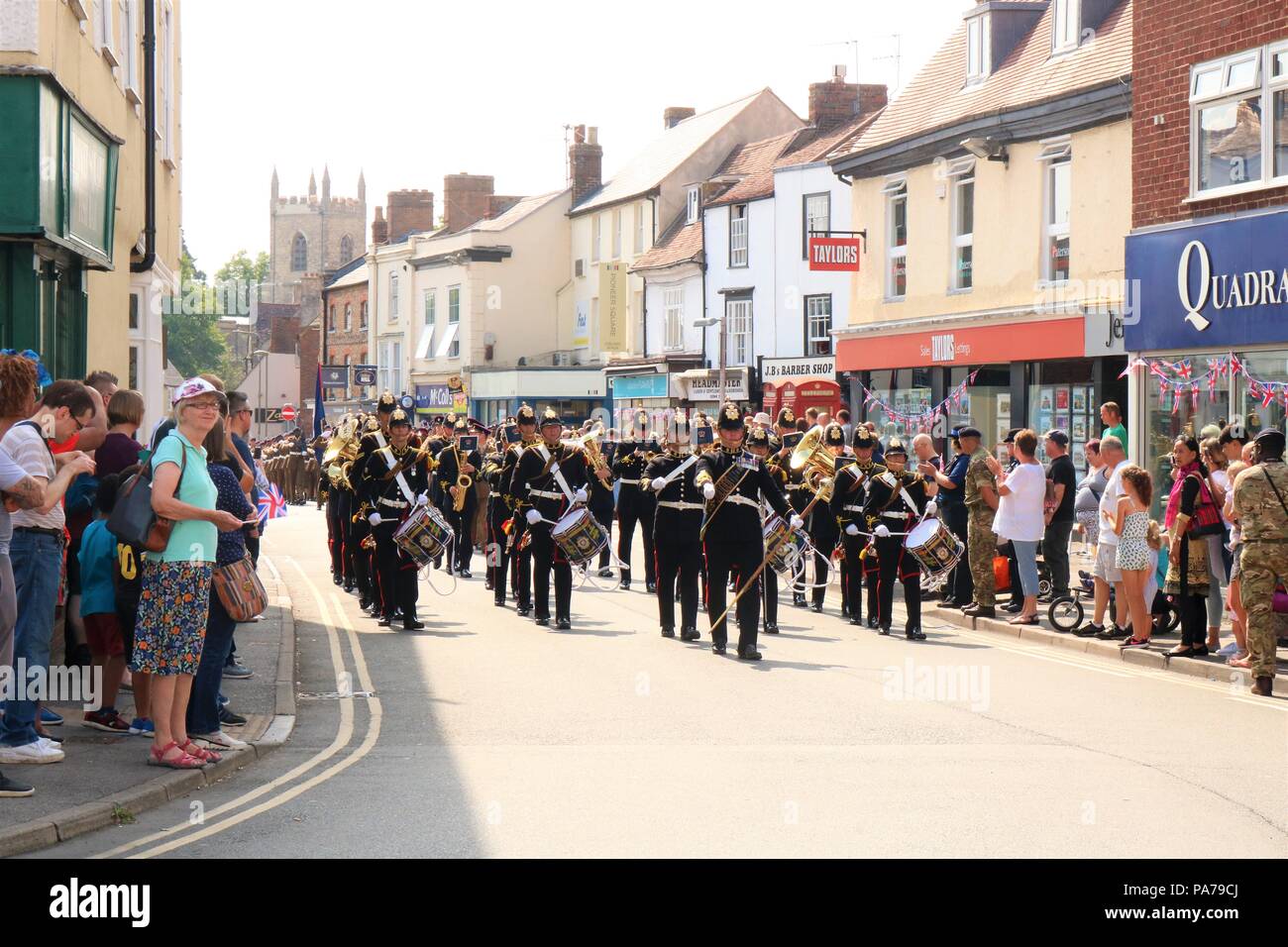 Bicester, Oxfordshire, UK 21.07.2018 - 1 Regiment RLC granted The Freedom of Entry into Bicester, the highest civic honour that can be bestowed on a military unit.  The Regiment exercised their 'freedom' to march through the town to the Market Square, with swords drawn, bayonets fixed, drums beating, bands playing and colours flying. Credit: Michelle Bridges/Alamy Live News Stock Photo