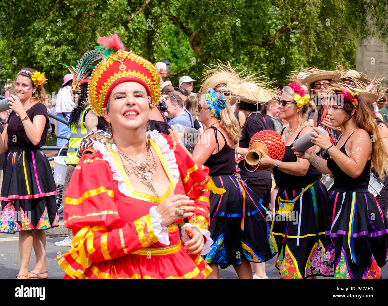 Bath, Somerset, UK. 21st July 2018. Crowds gather for the carnival ...