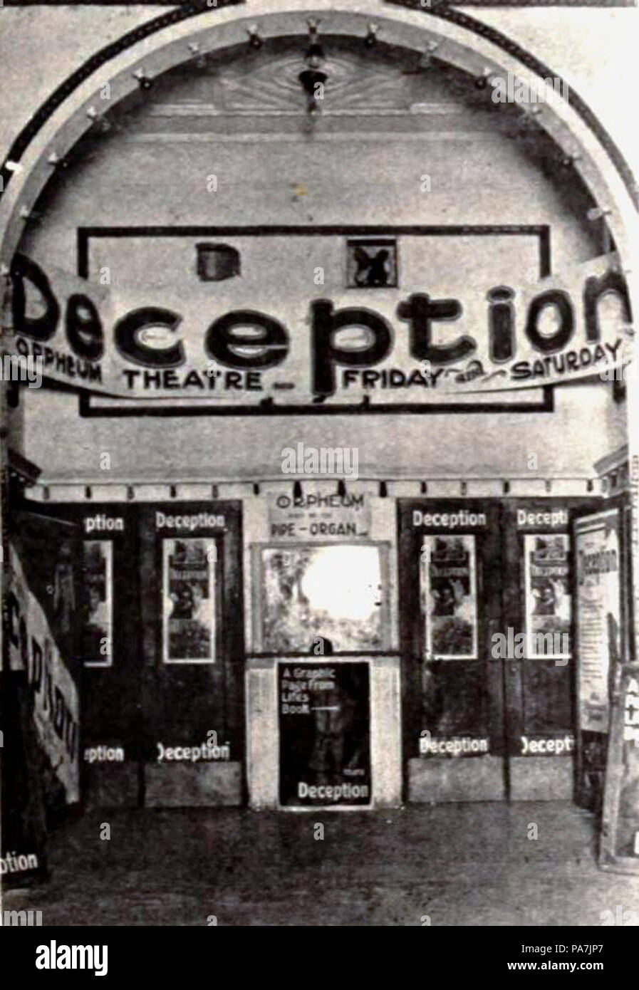 132 Anna Boleyn (1920) 2 Stock Photo Alamy