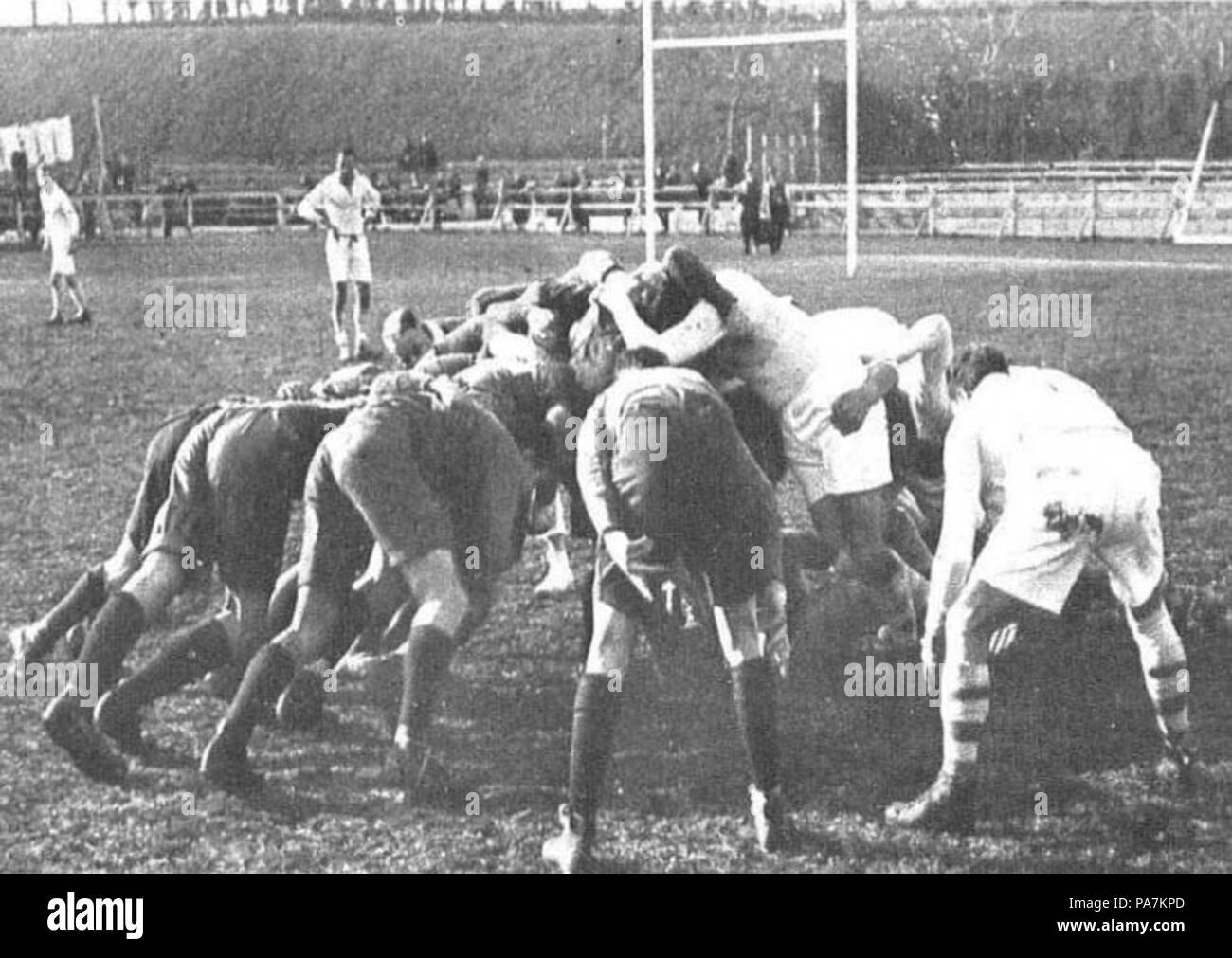 Rugby scrum Black and White Stock Photos & Images - Alamy