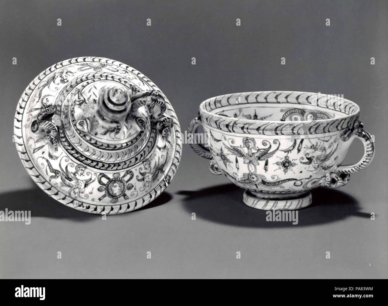 Soup bowl with cover (tazza con coperchio). Culture Italian, Deruta