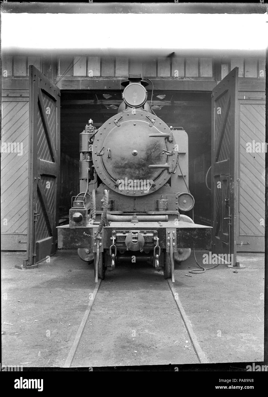 97 Front view of 'Pearson's Dream', E class steam locomotive number 66, at the Petone Railway Workshops ATLIB 274463 Stock Photo