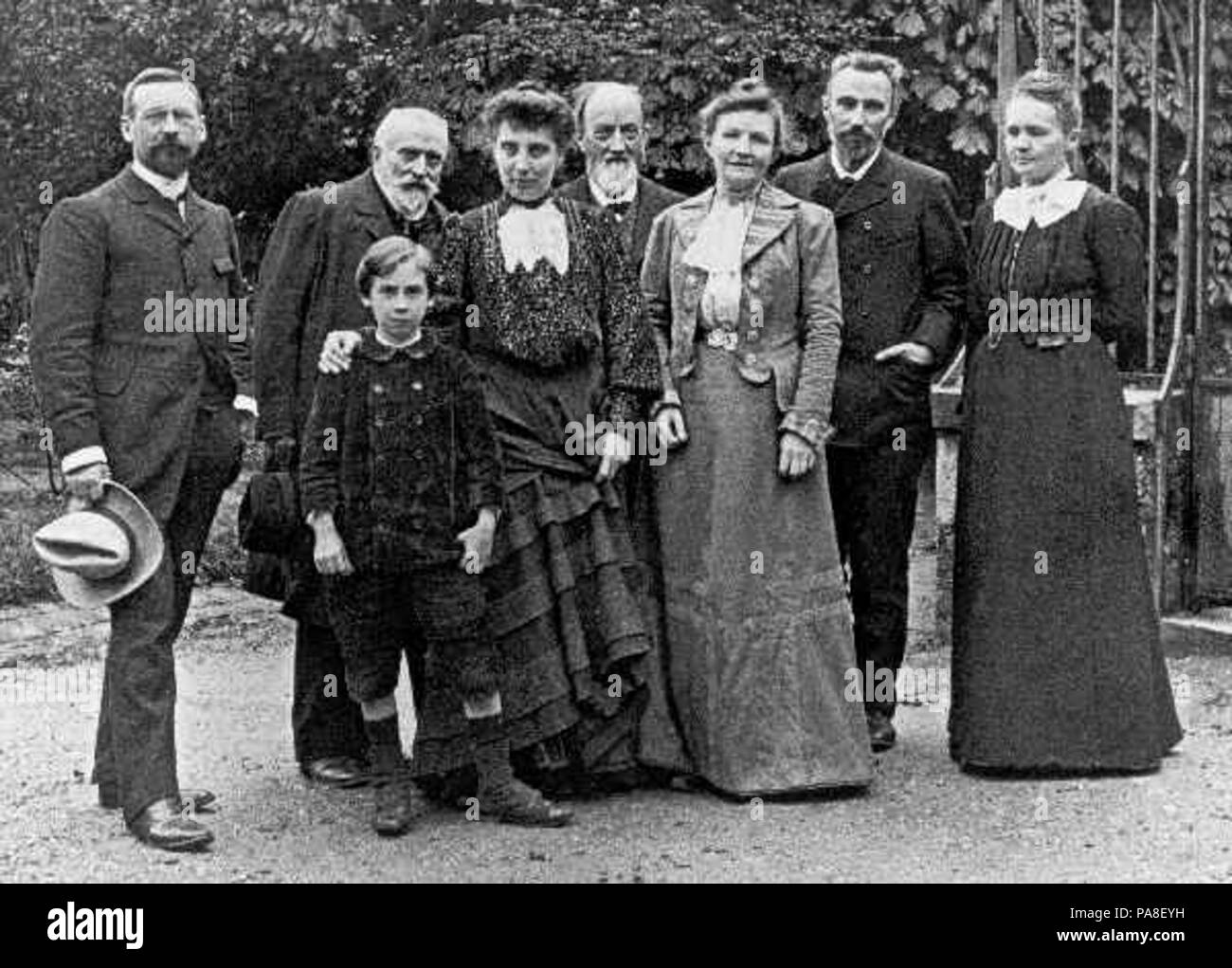 79 Families Curie-Guillaume au BIPM, 1904 Stock Photo