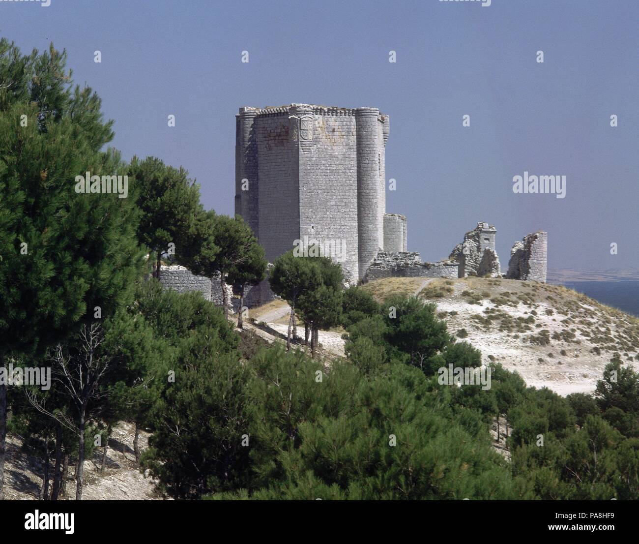 Iscar castle hires stock photography and images Alamy