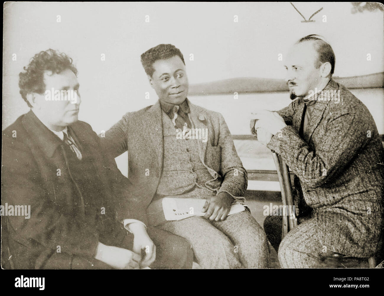 107 Grigory Zinoviev, Nikolai Bukharin and Claude McKay in 1923 Stock Photo