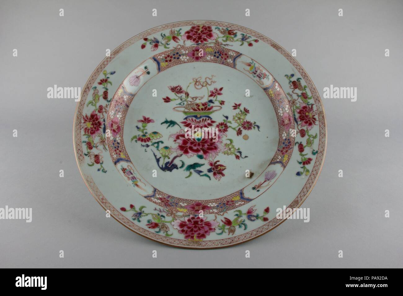 Plate. Culture: China. Dimensions: Diam. 14 3/4 in. (37.5 cm). Date: second half of the 18th century. Museum: Metropolitan Museum of Art, New York, USA. Stock Photo