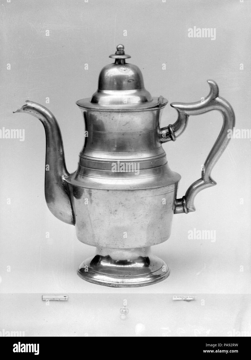 Richard Richardson】 ビクトリアンのティーポット An Antique Pewter