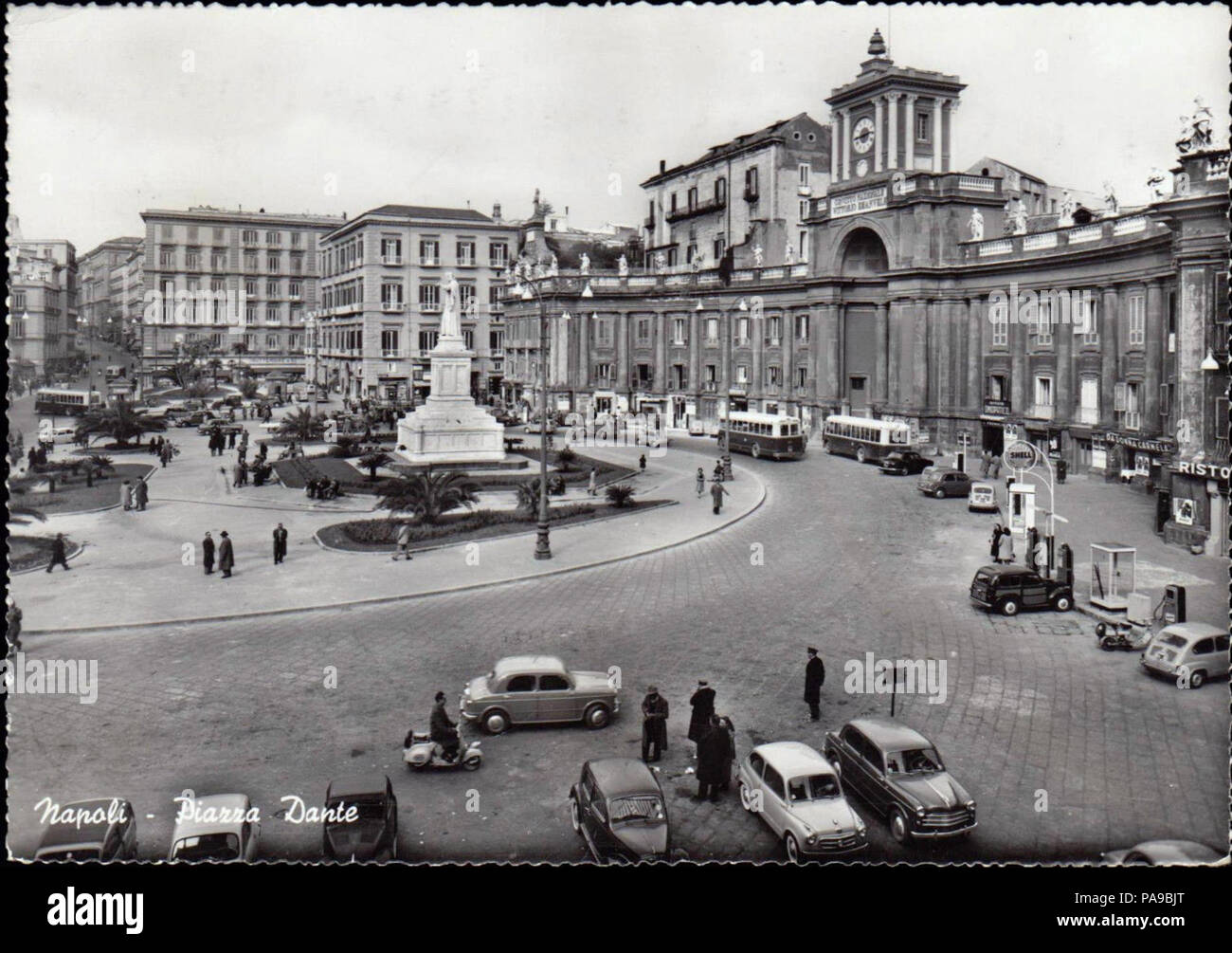 Piazza dante square central hi-res stock photography and images - Alamy