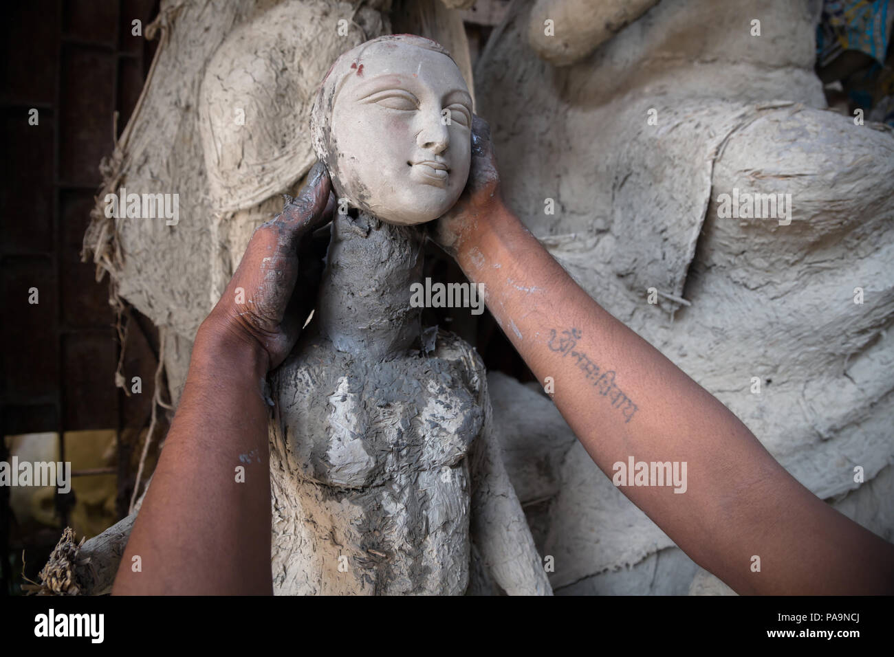 Making of Durga statue for Durga puja celebration in Kolkata, India Stock Photo