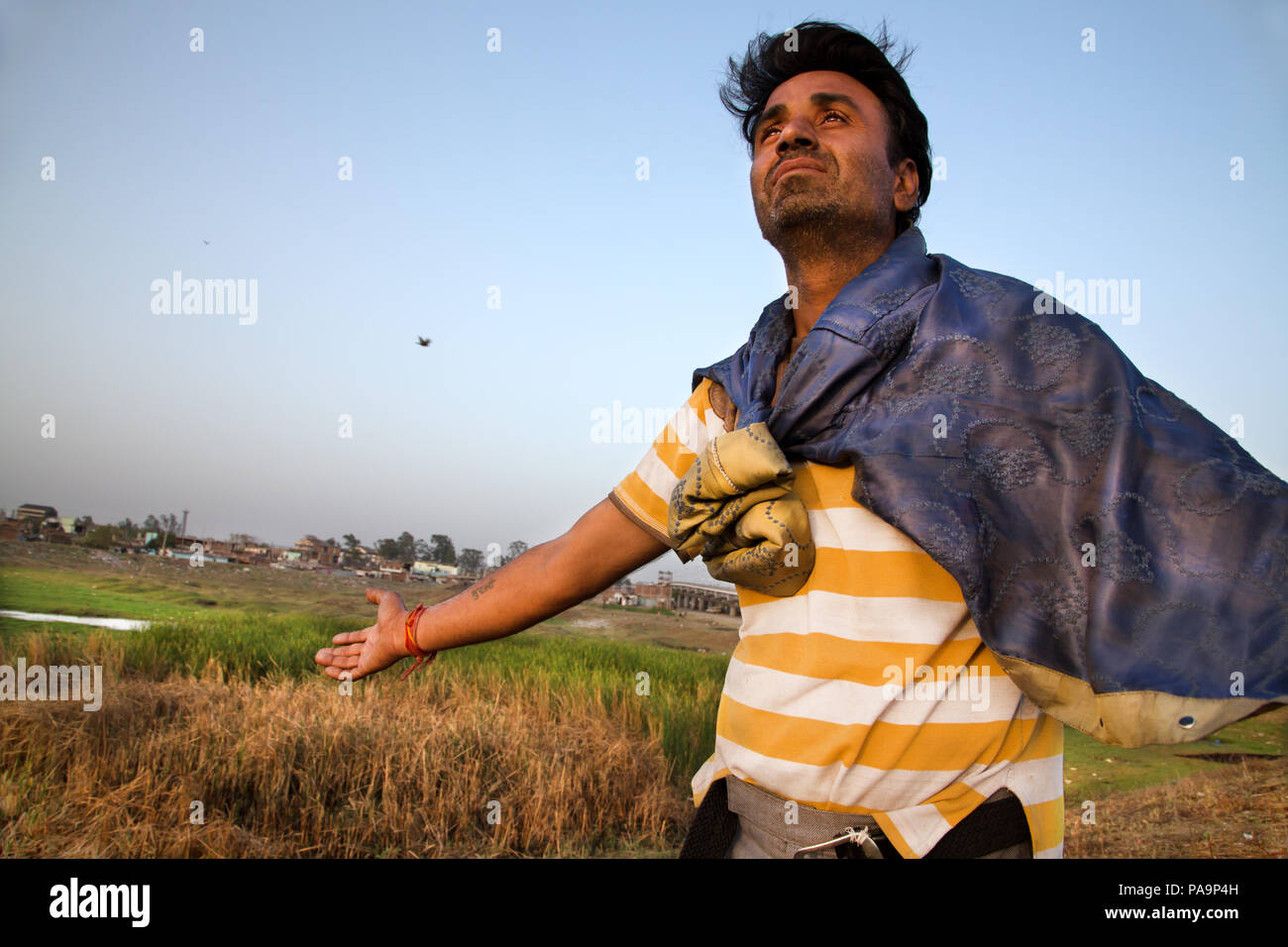 Man living in Arif Nagar area, near the abandoned Union Carbide industrial complex, Bhopal, India Stock Photo