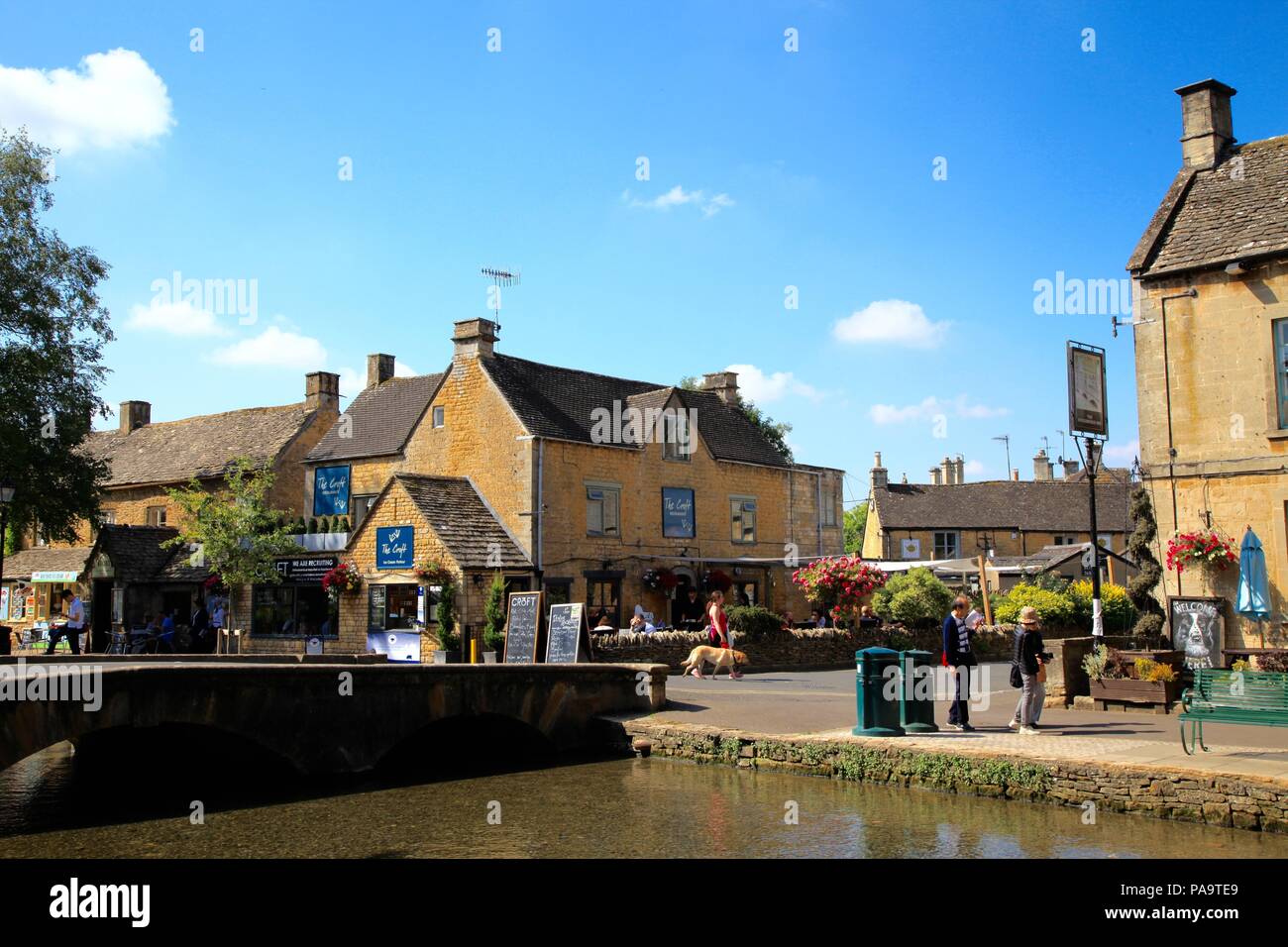 bourton-on-the-water-village-sign-hi-res-stock-photography-and-images