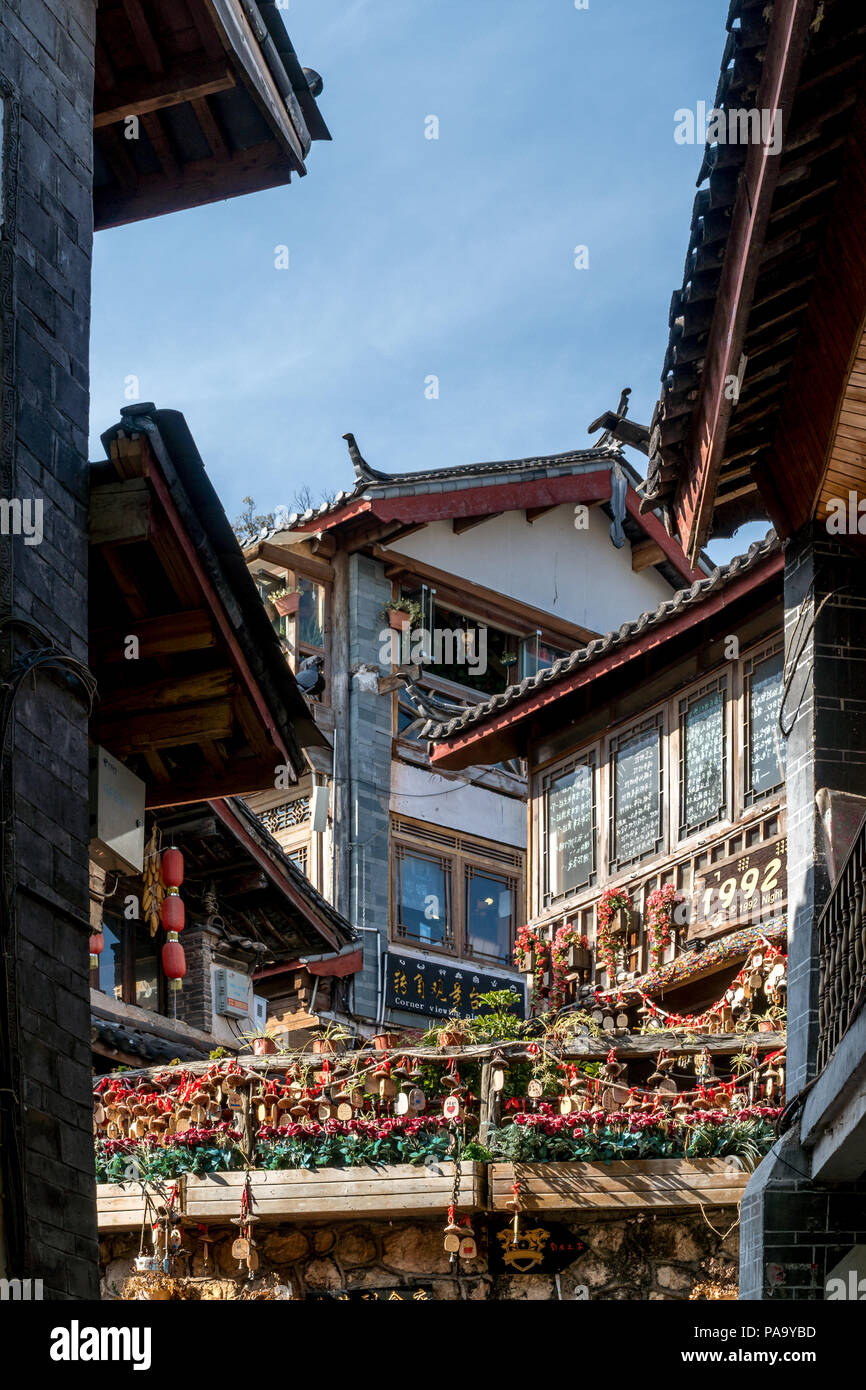 Scenic street in the Old Town of Lijiang, Yunnan province, China ...