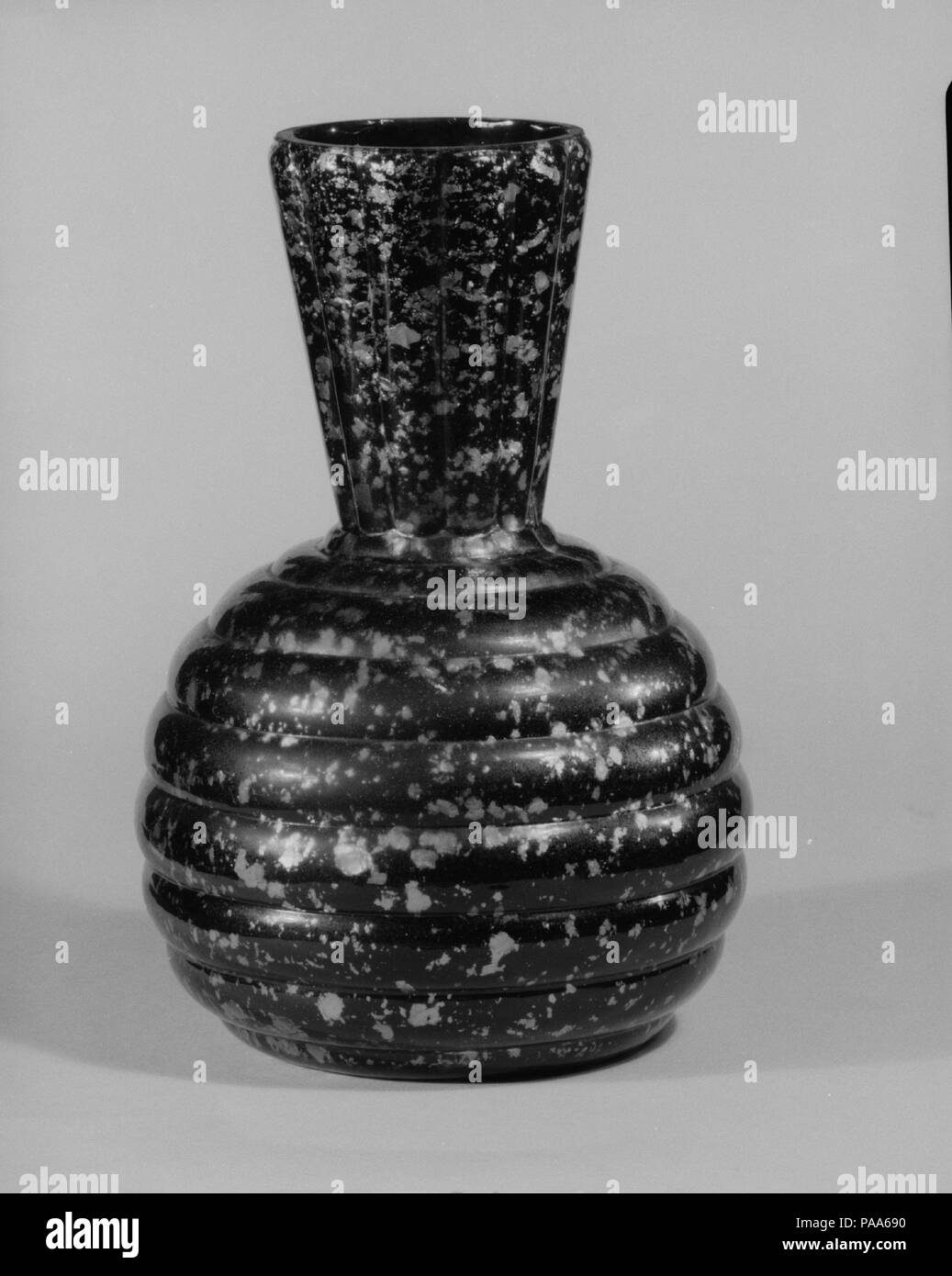 Vase. Culture: American. Dimensions: H. 8 1/4 in. (21 cm); Diam. 5 3/8 in. (13.7 cm). Date: 1870-90. Museum: Metropolitan Museum of Art, New York, USA. Stock Photo