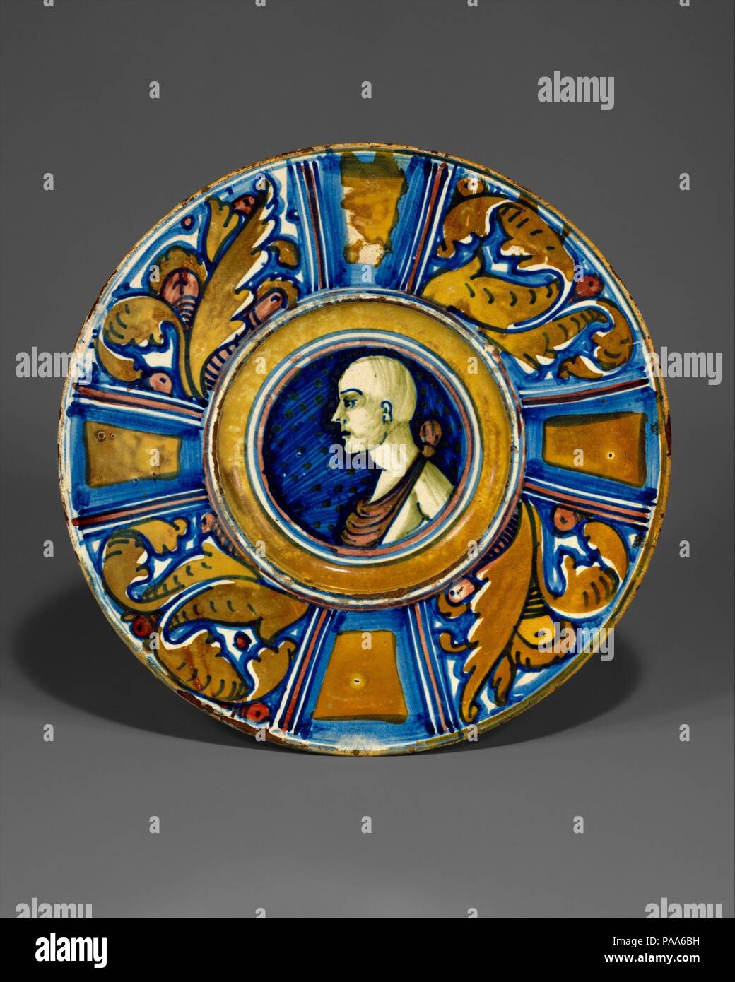 Plate (tagliere). Culture: Italian, Gubbio. Dimensions: Diam. 8 7/16 in. (21.4 cm). Date: ca. 1530-35. Museum: Metropolitan Museum of Art, New York, USA. Stock Photo