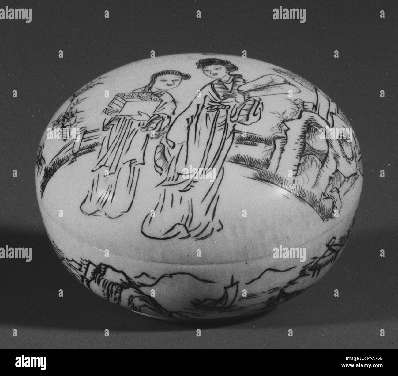 Pill box. Culture: China. Dimensions: H. 1 3/16 in. (3 cm); Diam. 2 1/16 in. (5.2 cm). Date: late 19th century. Museum: Metropolitan Museum of Art, New York, USA. Stock Photo