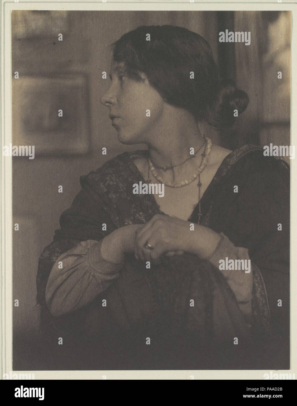 Mrs. F. H. Evans. Artist: Gertrude Käsebier (American, 1852-1934). Dimensions: Image: 7 1/2 × 5 3/4 in. (19 × 14.6 cm)  Sheet: 14 7/8 × 10 1/8 in. (37.8 × 25.7 cm). Maker: Mounted by Frederick H. Evans (British, London 1853-1943 London). Date: ca. 1901. Museum: Metropolitan Museum of Art, New York, USA. Stock Photo