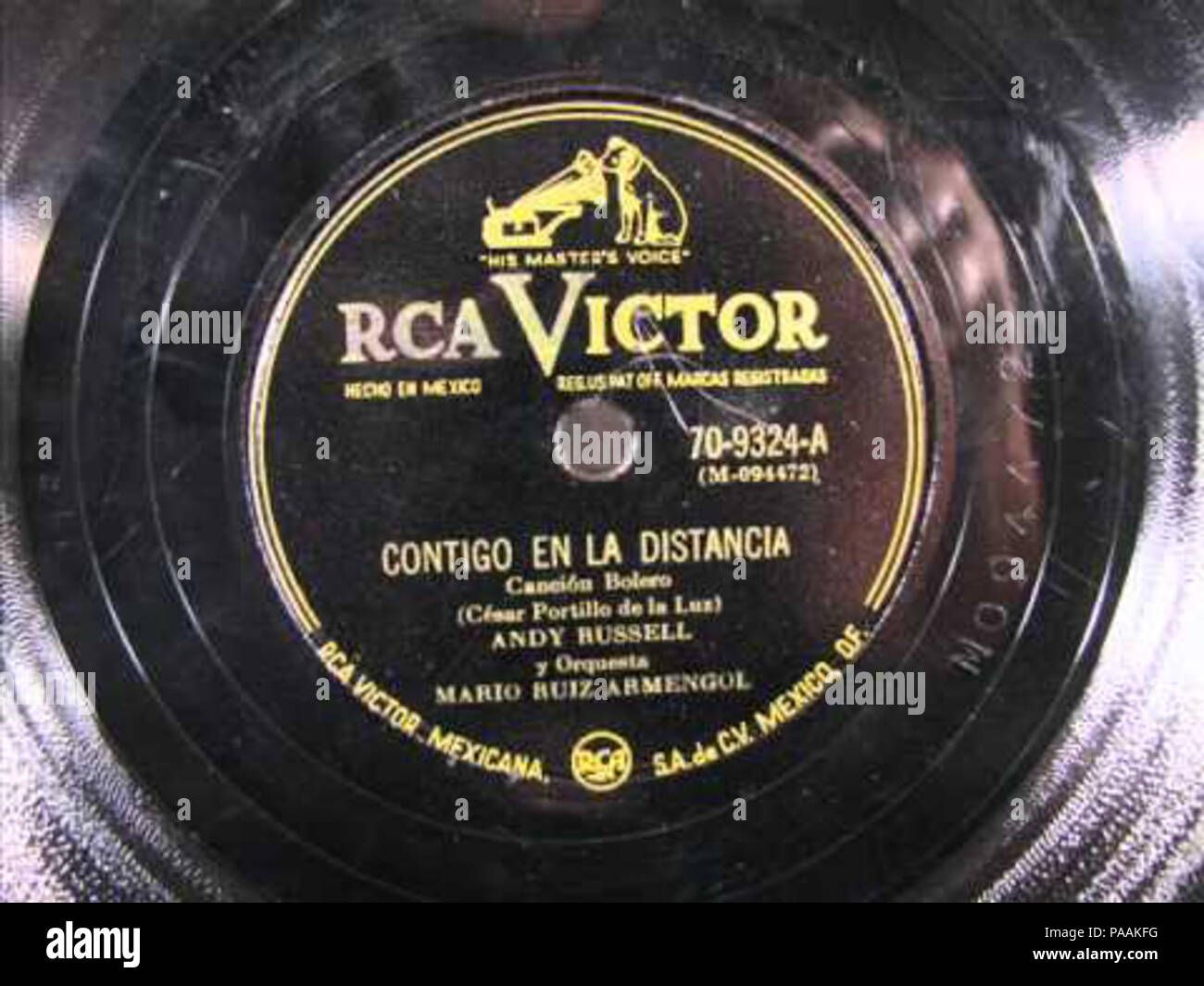 213 RCA Victor Mexico's Pressing of Record Disc &quot;Contigo en la distancia&quot; 1954 Stock Photo