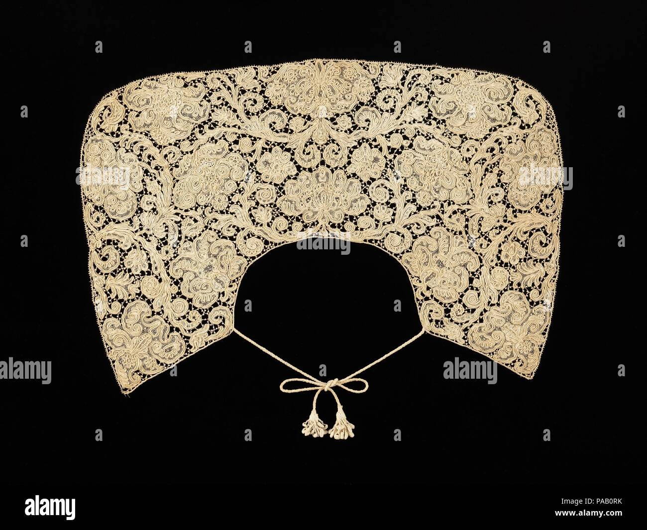 Collar. Culture: Spanish. Date: late 17th century. As it was customary to  refashion fine laces, early lace pieces in their original form are fairly  rare. That the lace pattern fills the whole