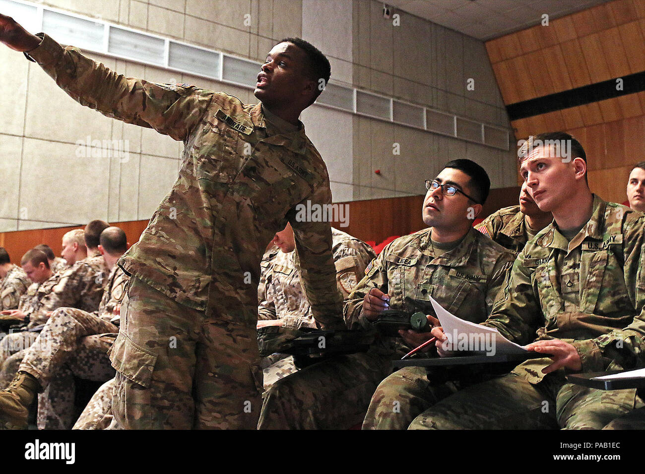 Lightweight handheld mortar ballistic computer hi-res stock photography ...