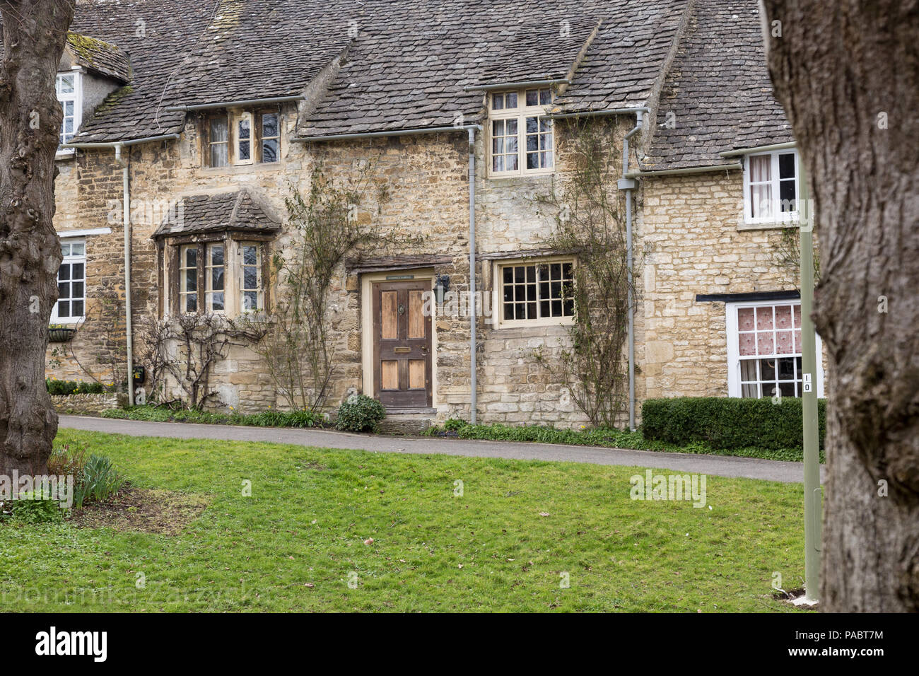 Architecture of Burford, a medieval beautiful village in Oxfordshire ...