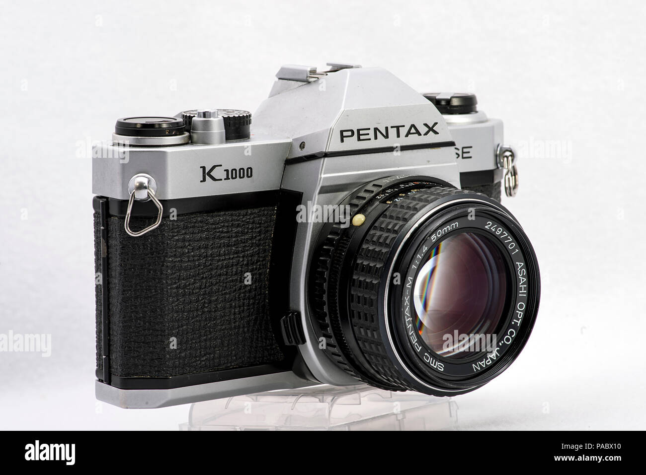 Pentax k1000 hi-res stock photography and images - Alamy
