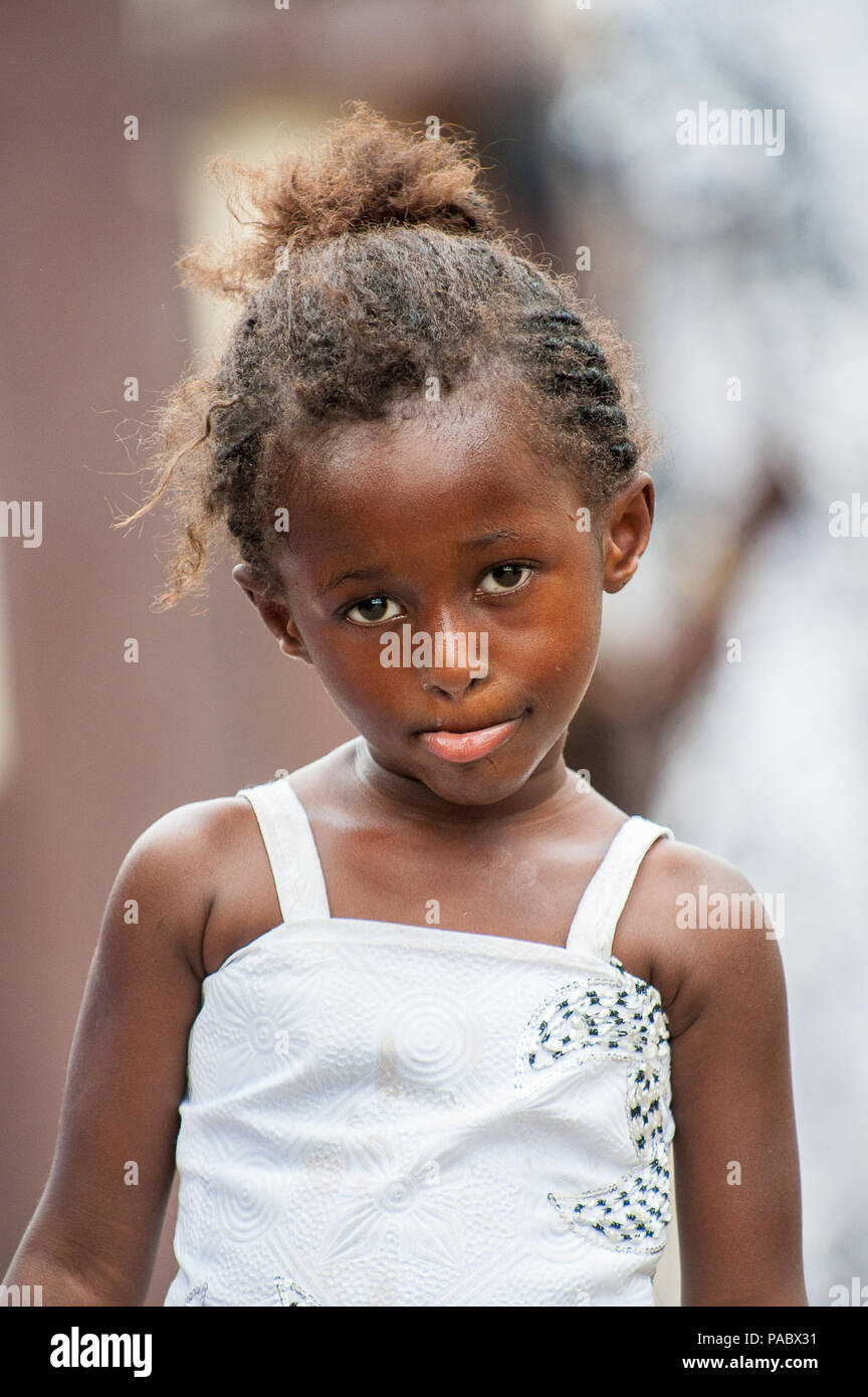 Ghanaian traditional dress hi-res stock photography and images - Alamy