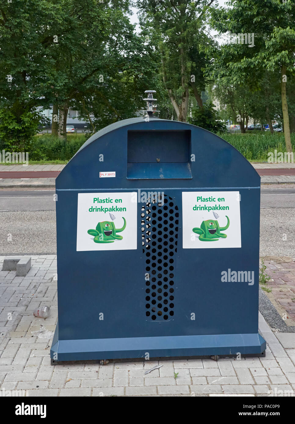 Plastic en drinkpakken hires stock photography and images Alamy