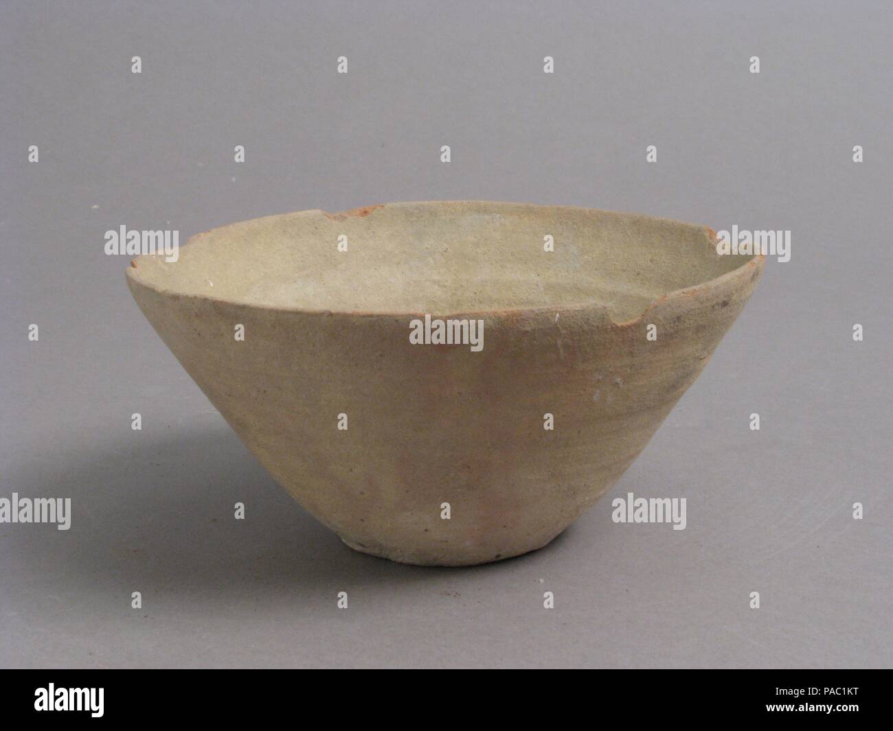 Bowl. Culture: Coptic. Dimensions: Overall: 2 1/2 x 5 3/8 in. (6.4 x 13.7 cm). Date: 4th-7th century. Museum: Metropolitan Museum of Art, New York, USA. Stock Photo