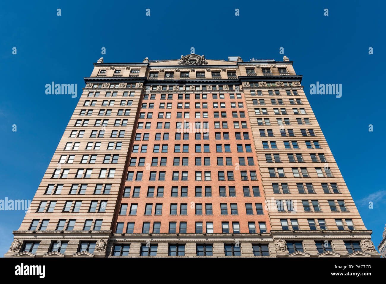 Whitehall Building at 17 Battery Place, NeoRenaissance, lower