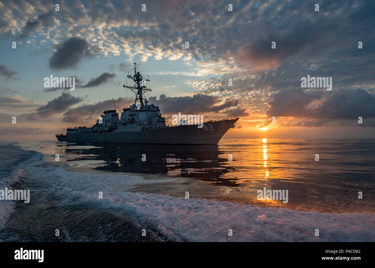 160310-N-MD297-161 PACIFIC OCEAN (March 10, 2016) Arleigh Burke-class guided-missile destroyer USS Lassen (DDG 82) patrols the Eastern Pacific. Lassen is currently underway in support of Operation Martillo, a joint operation with the U.S. Coast Guard and partner nations within the 4th Fleet area of responsibility. (U.S. Navy photo by Mass Communication Specialist 2nd Class Huey D. Younger Jr./Released) Stock Photo
