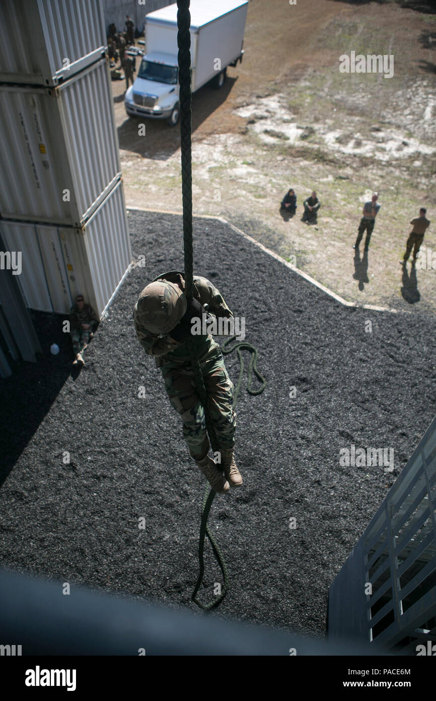 Tower Rappelling Militer Royal Netherlands Marines descend a rappel tower using fast roping at ...