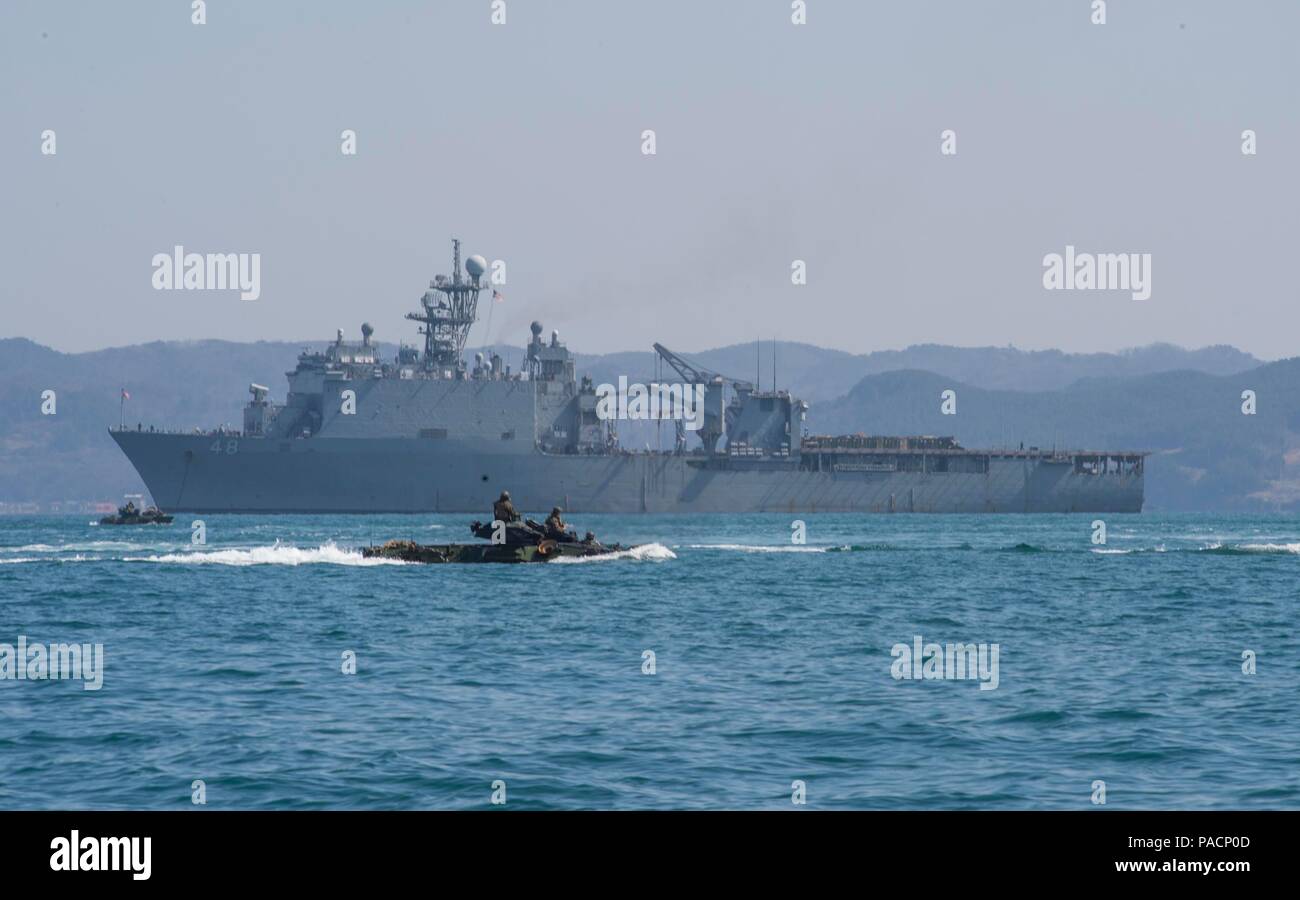 160312-N-RM689-093 EAST SEA (March 12, 2016)- Amphibious assault vehicles (AAV), attached to the 31st Marine Expeditionary Unit (MEU) aboard amphibious dock landing ship USS Ashland (LSD 48), drive in the waters near Ashland during the amphibious capabilities exercise of Ssang Yong 16 (SY 16). Ashland is assigned to the Bonhomme Richard Expeditionary Strike Group and is participating in SY 16, a biennial combined amphibious exercise conducted by forward-deployed U.S. forces with the Republic of Korea navy and Marine Corps, Australian army and Royal New Zealand army forces in order to strengthe Stock Photo