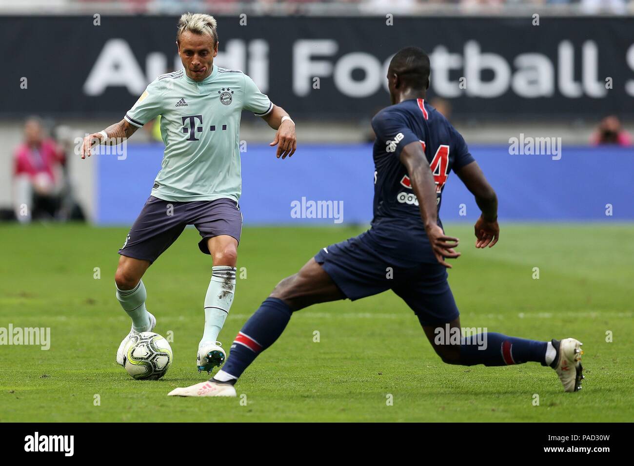 Firo 21 07 2018 Football International Champions Cup Season 2018 Fc Bayern Munich Paris Saint Germain Rafinha Bayern Stanley Nsoki Paris Duels Usage Worldwide Credit Dpa Picture Alliance Alamy Live News Stock Photo Alamy
